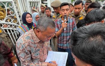Bidik Dana Hibah Rp25 M, Aliansi Mahasiswa Labusel Geruduk Kantor Gubernur Sumut dalam Aksi Jilid II
