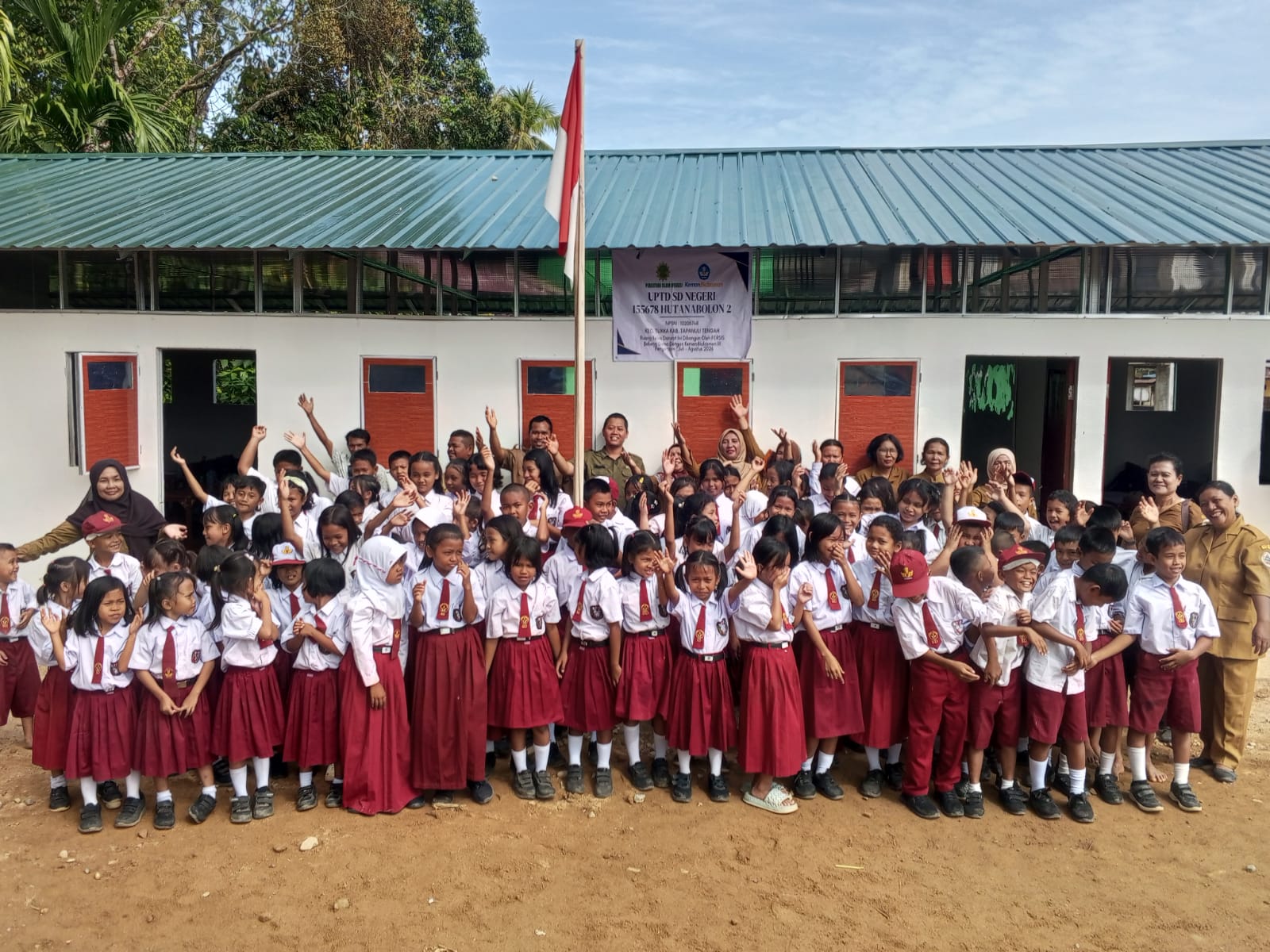 Tak Tega Menengok Budak-Budak Belajar di Tenda, PERSIS dan Kemendikdasmen Bangun Ruang Kelas Darurat di Sumut dan Sumbar!